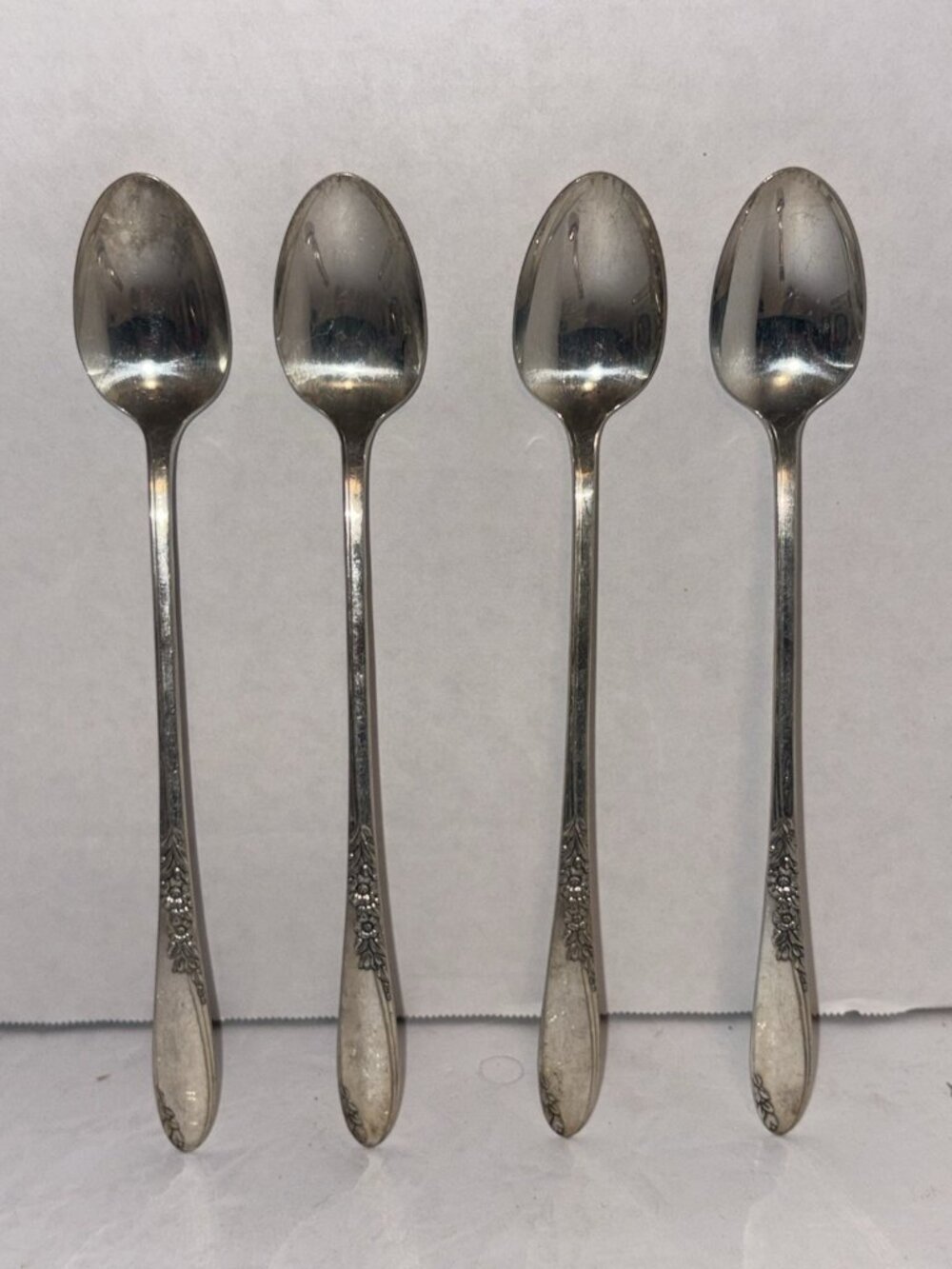 Vintage WM. A. Rogers Oneida LTD Silverplate Spring Flower Lot of 4 Tea Spoons